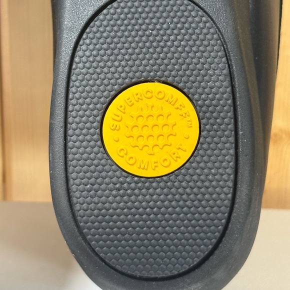 FitFlop Rally Leather Slip On Black Skate Sneakers Shoes Womens  Sz 9 Minimalist - Picture 11 of 14